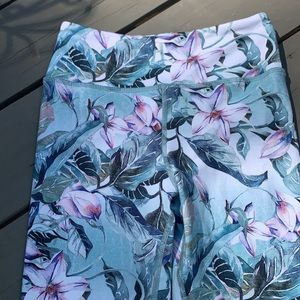 Evolution And Creation Legging Size Small